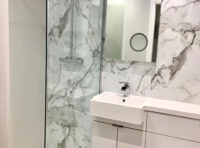 Harbour - With Parking Kwatera prywatna